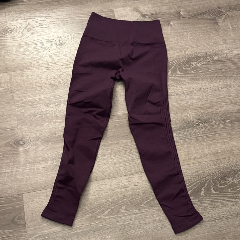 Lululemon Purple Ribbed Workout Legging
